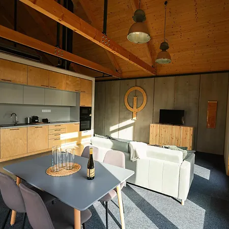 Optimist Apartmanhaz *