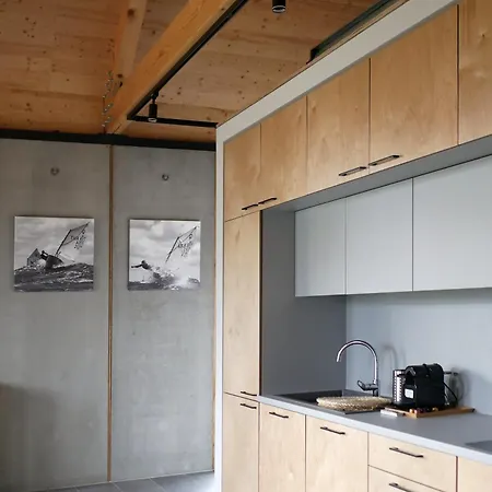 Optimist Apartmanhaz * Velence