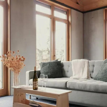 Apartment Optimist Apartmanhaz Velence