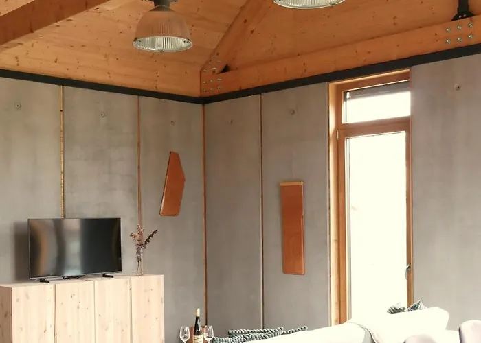 Optimist Apartmanhaz * Веленце