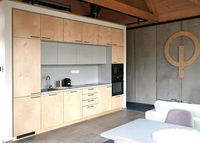 Optimist Apartmanhaz Апартаменты Веленце