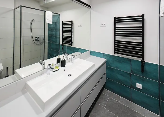 Optimist Apartmanhaz Веленце